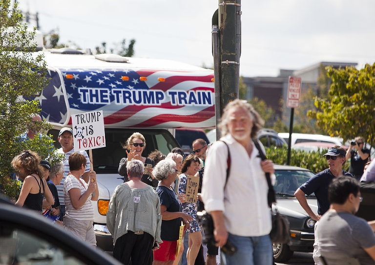 trump-train