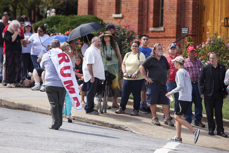 waiting-in-line-at-trump-rally